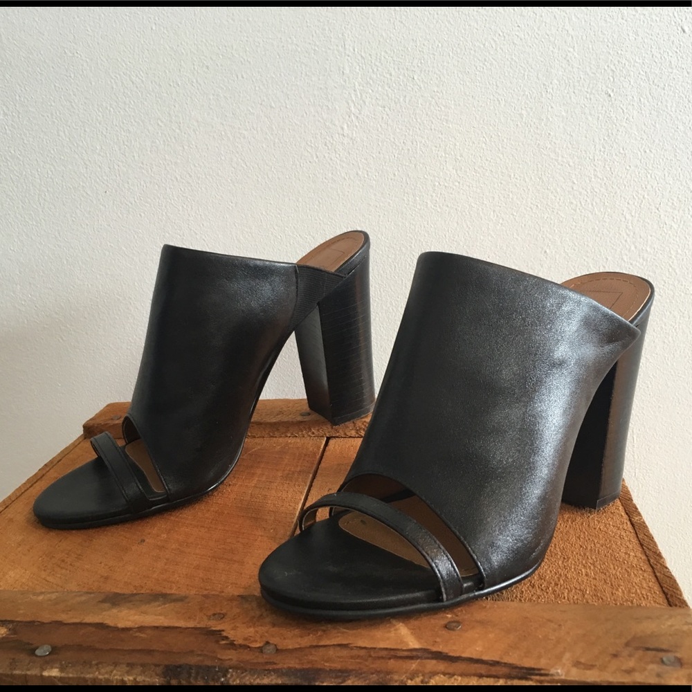 Black slide-on peep-toe heel